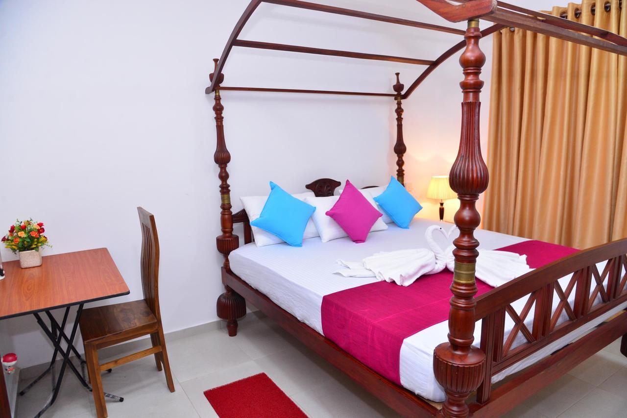 Sunshine Greens Bed and Breakfast Hikkaduwa Esterno foto