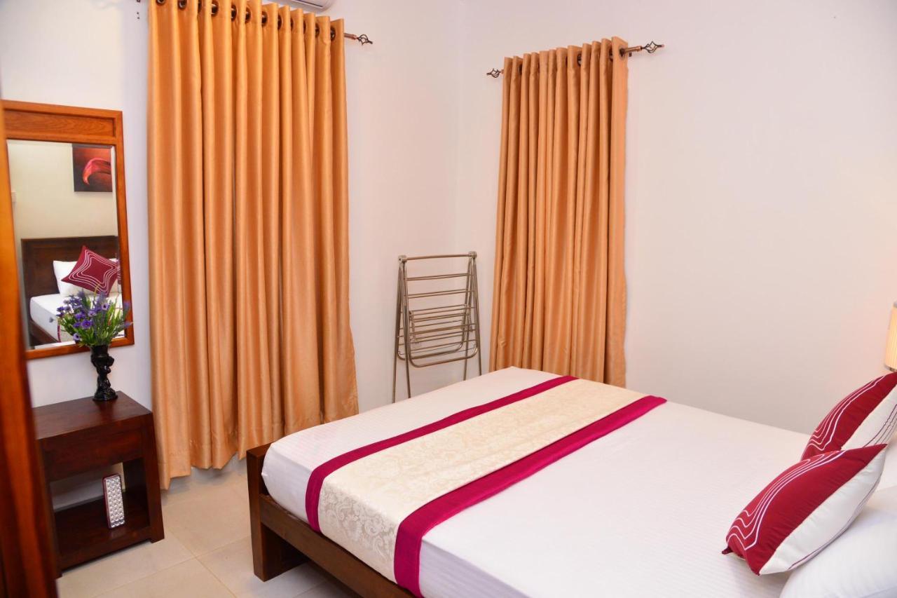 Sunshine Greens Bed and Breakfast Hikkaduwa Esterno foto